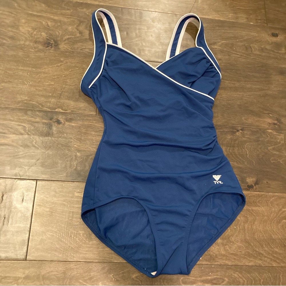 5/$25 Vintage TYR One Piece Navy Blue and White Women’s 10 Bathing Suit Swimwear